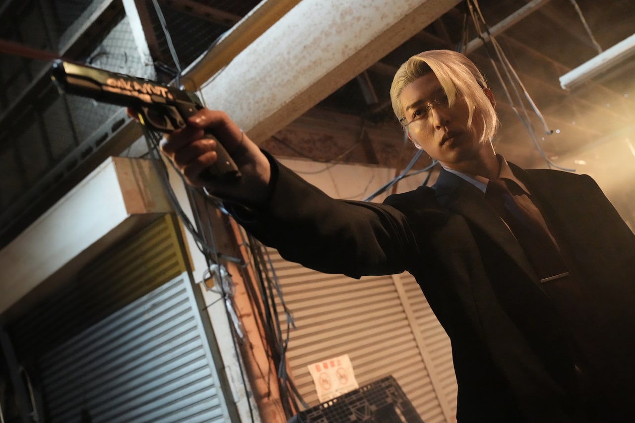 実写映画「SAKAMOTO DAYS」目黒蓮の坂本ら16名を捉えた場面写真が一挙解禁