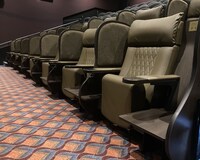 「プレミア ボックス シート」のイメージ（写真はTOHOシネマズ 大井町のもの）