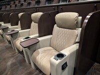 「プレミア ラグジュアリー シート」のイメージ（写真はTOHOシネマズ 日比谷のもの）