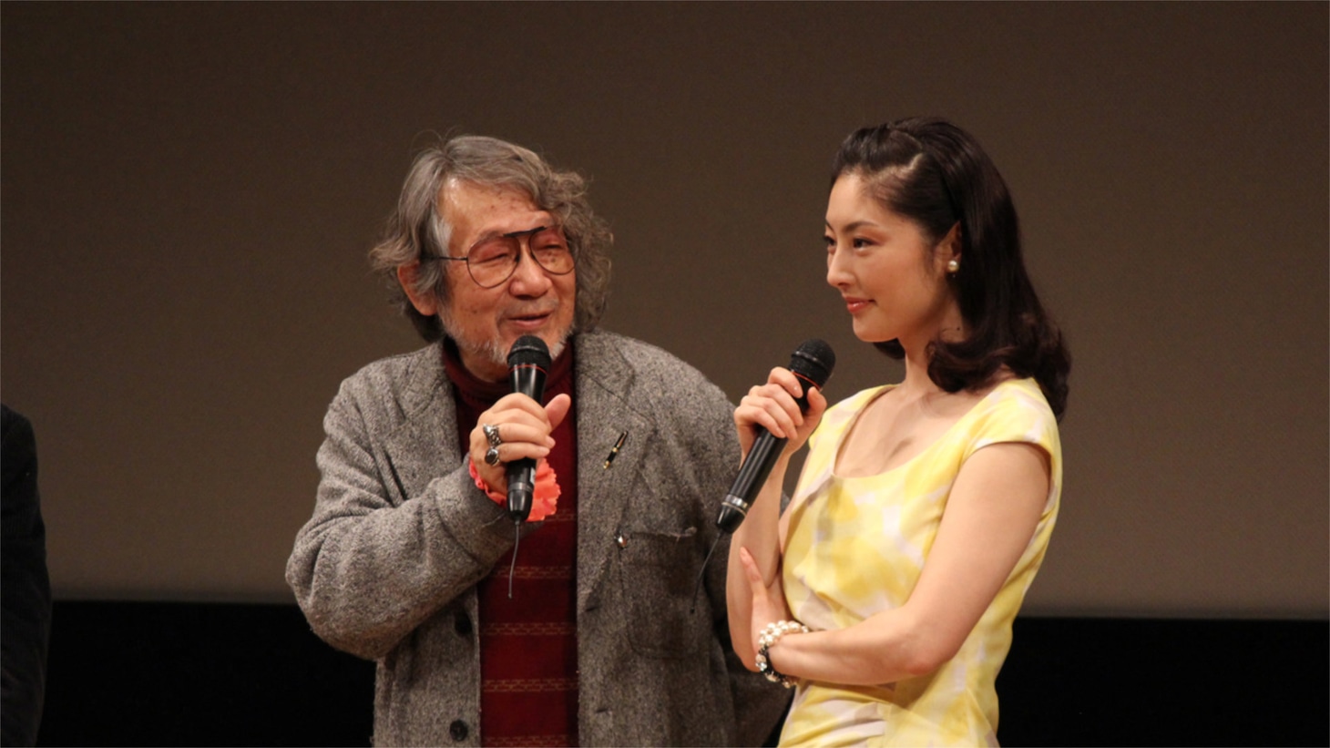 左から大林宣彦、常盤貴子