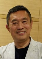 プレミアムドラマ「勿忘草の咲く町で ～安曇野診療記～」で谷崎譲治を演じる内藤剛志