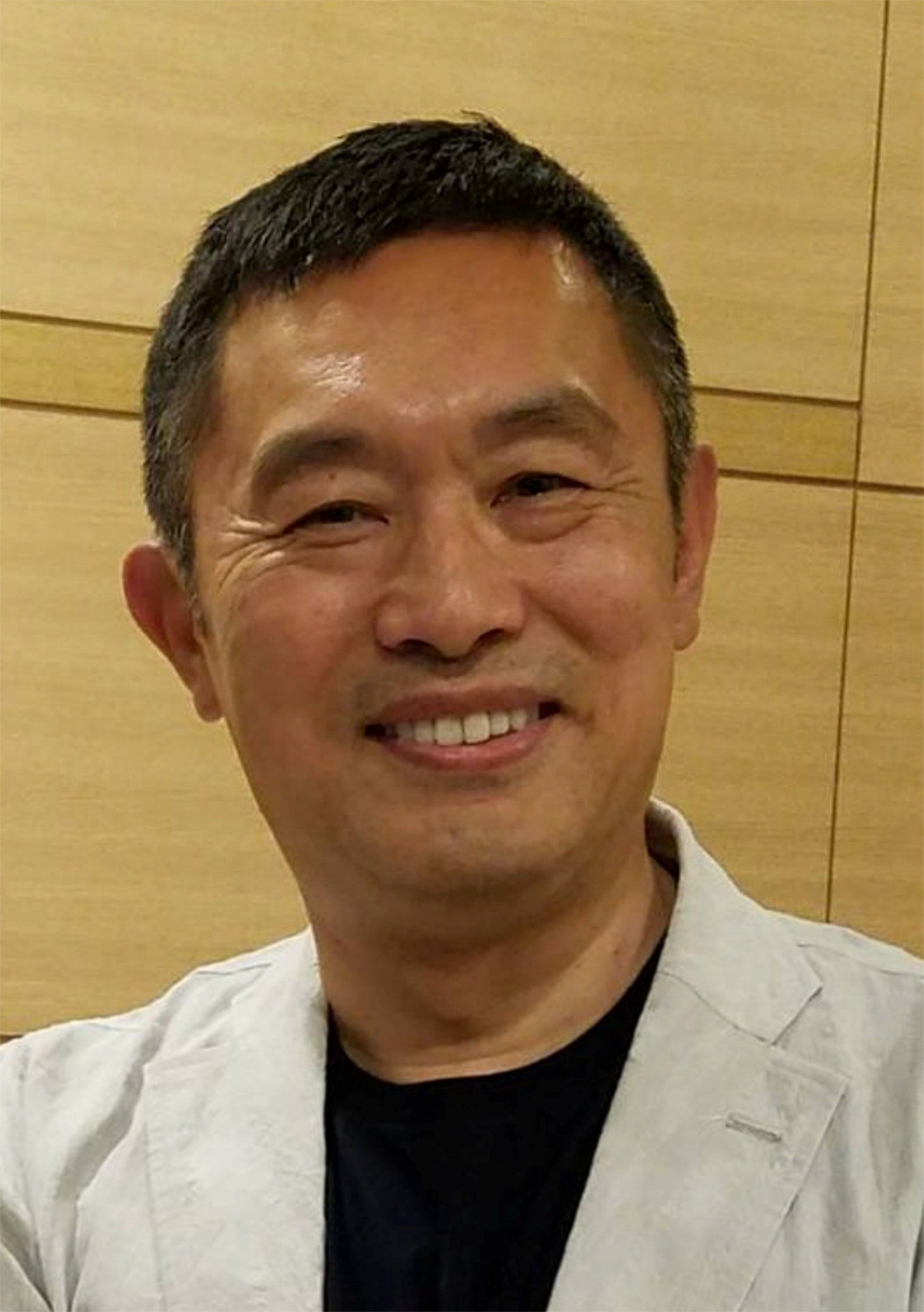 プレミアムドラマ「勿忘草の咲く町で ～安曇野診療記～」で谷崎譲治を演じる内藤剛志