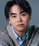 プレミアムドラマ「勿忘草の咲く町で ～安曇野診療記～」で桂正太郎を演じる菅生新樹