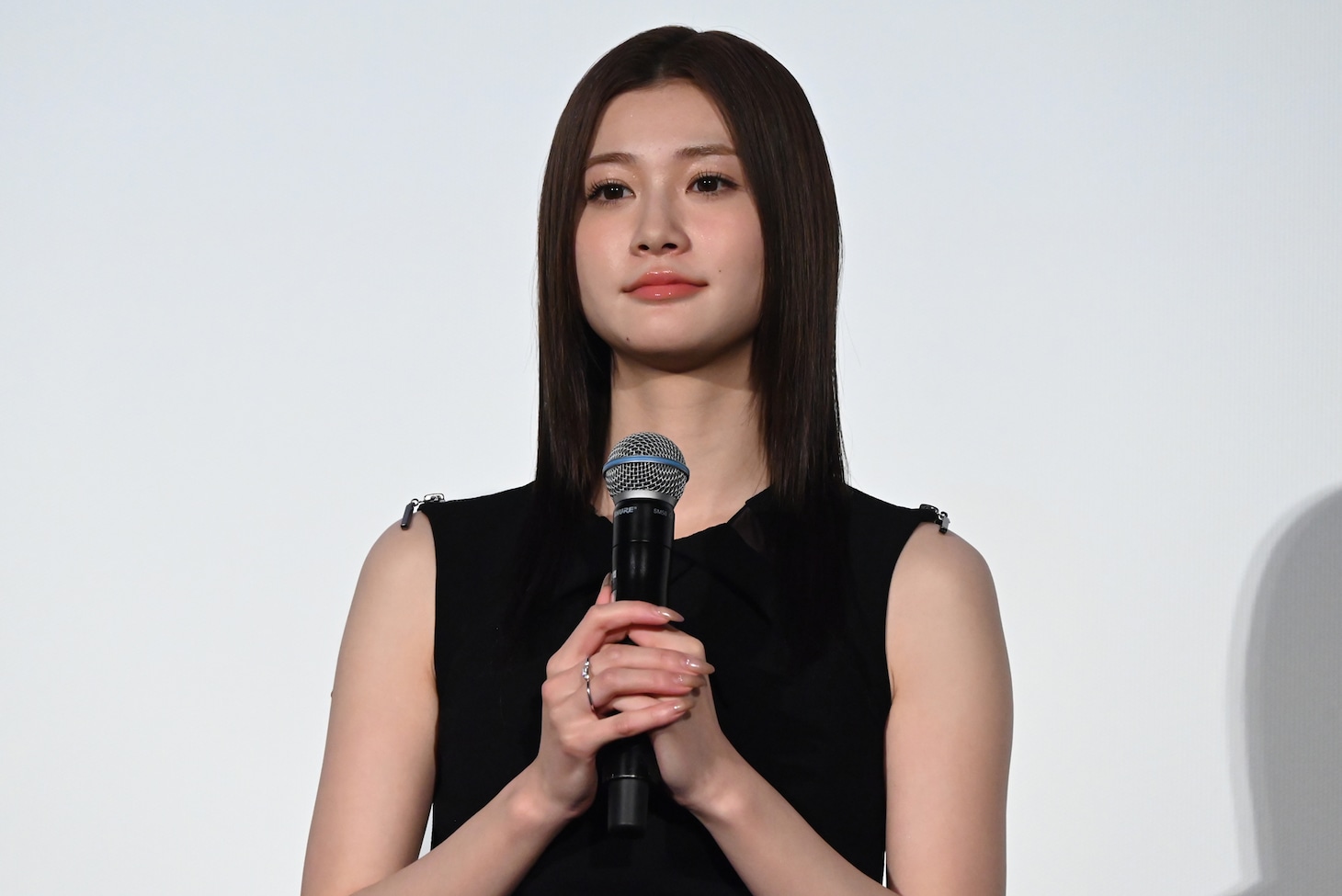 「君が最後に遺した歌」初日舞台挨拶に登壇した生見愛瑠