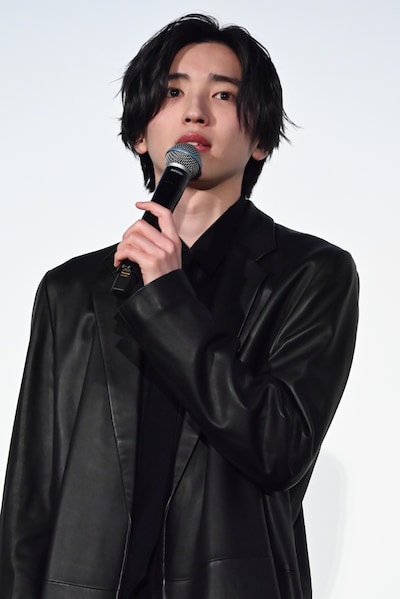 「君が最後に遺した歌」初日舞台挨拶に登壇した道枝駿佑