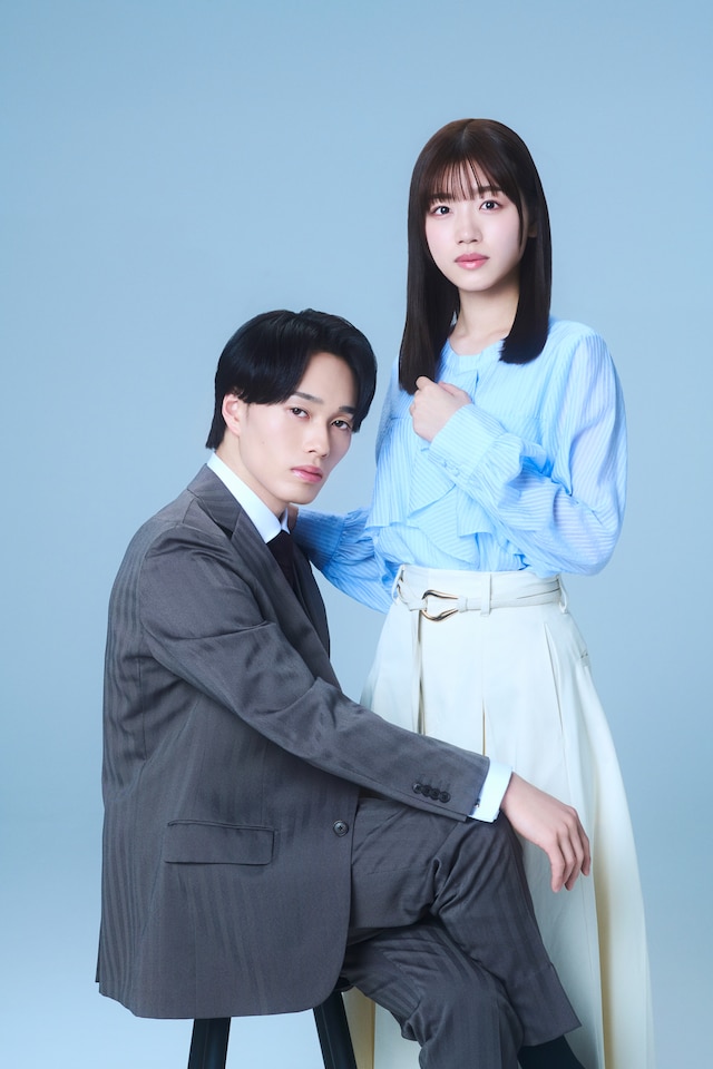 「あの夜、社⻑の子供を授かりました」キャスト。左から瀬古貴人を演じる森次政裕、花井栞里を演じる佐々木美玲