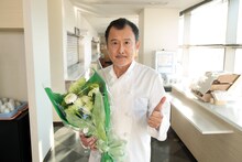 ドラマ「ヤンドク！」より、橋本環奈扮する田上湖音波の父・潮五郎を演じた吉田鋼太郎