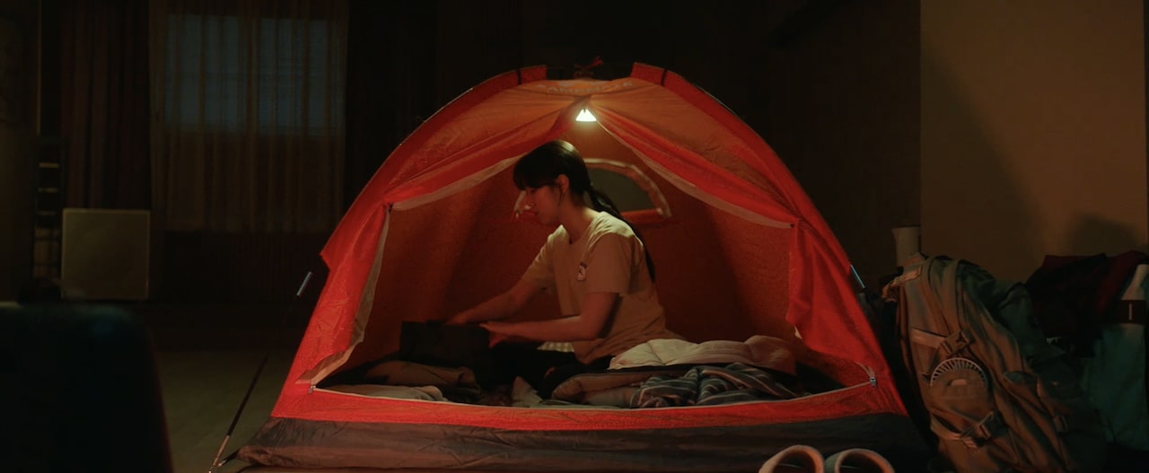 イ・レ主演の韓国映画、ポジティブな主人公と取り巻く人々の場面写真を公開