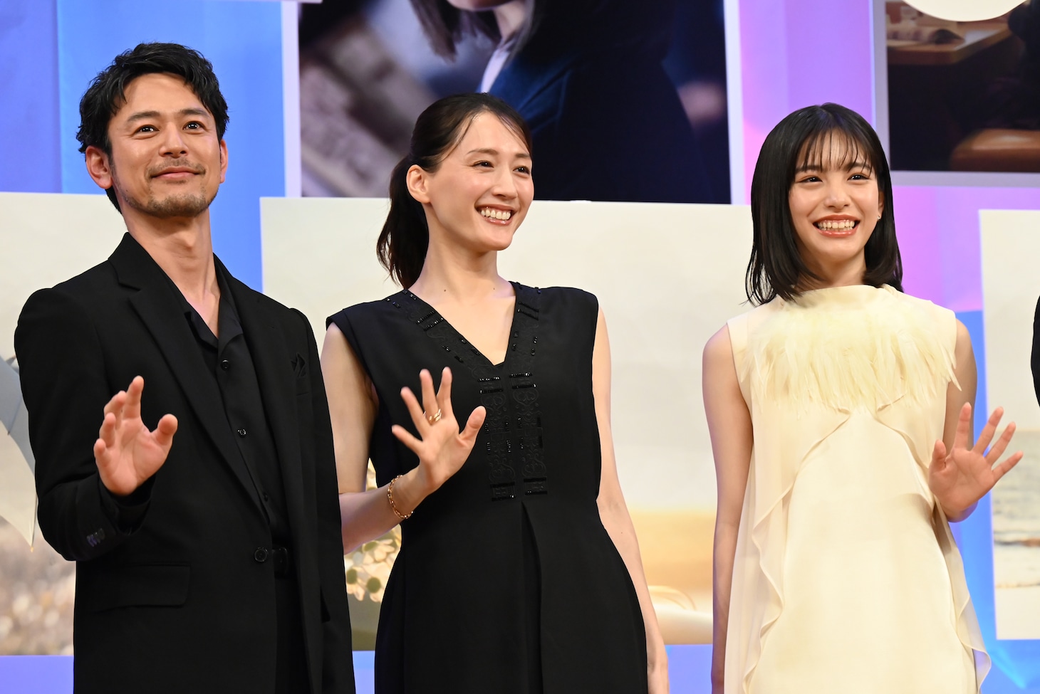 左から妻夫木聡、綾瀬はるか、當真あみ