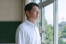 映画「トロフィー」より、井浦新演じるソヒの父・サンジュ