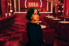 Netflixシリーズ「地獄に堕ちるわよ」場面写真。戸田恵梨香演じる細木数子
