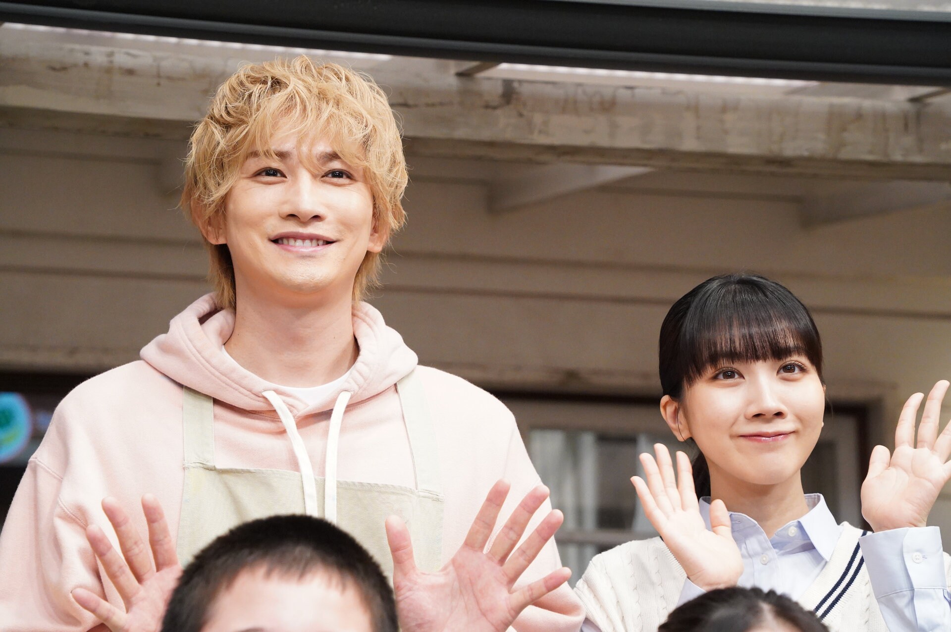 タツキ先生は甘すぎる！」制作発表会見に出席した町田啓太（左）、松本