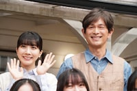 「タツキ先生は甘すぎる！」制作発表会見に出席した松本穂香（左）、江口洋介（右）