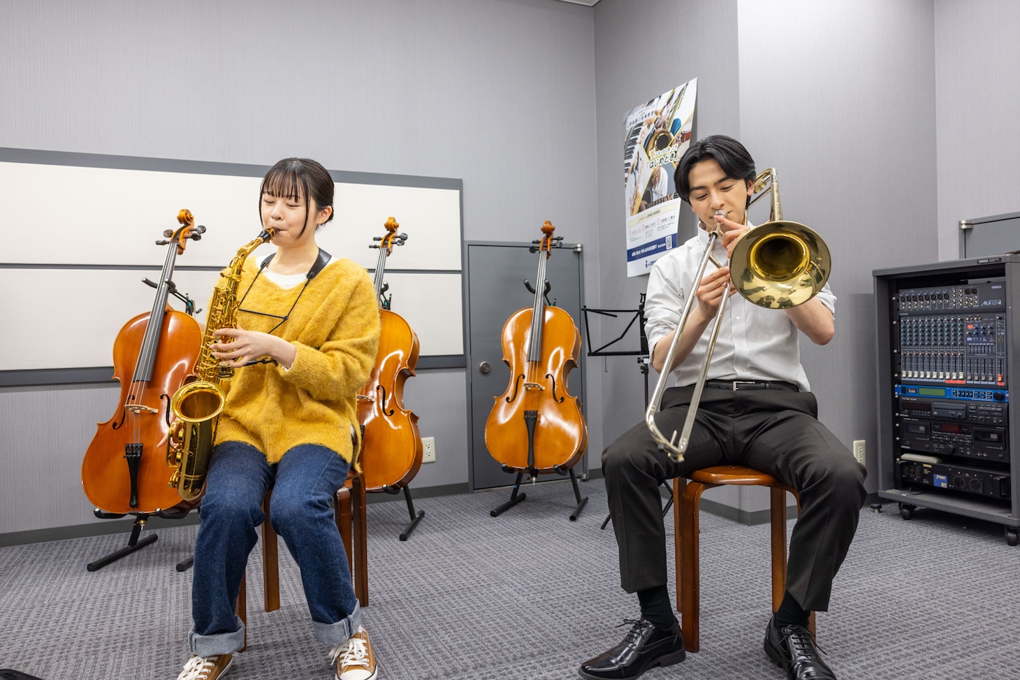 「〇〇なふたり」から「オフィスビルの花屋さん」編の場面写真