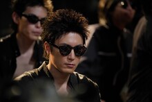 「ストリート・キングダム 自分の音を鳴らせ。」場面写真。間宮祥太朗演じる軋轢のボーカル＆ベース・DEEP