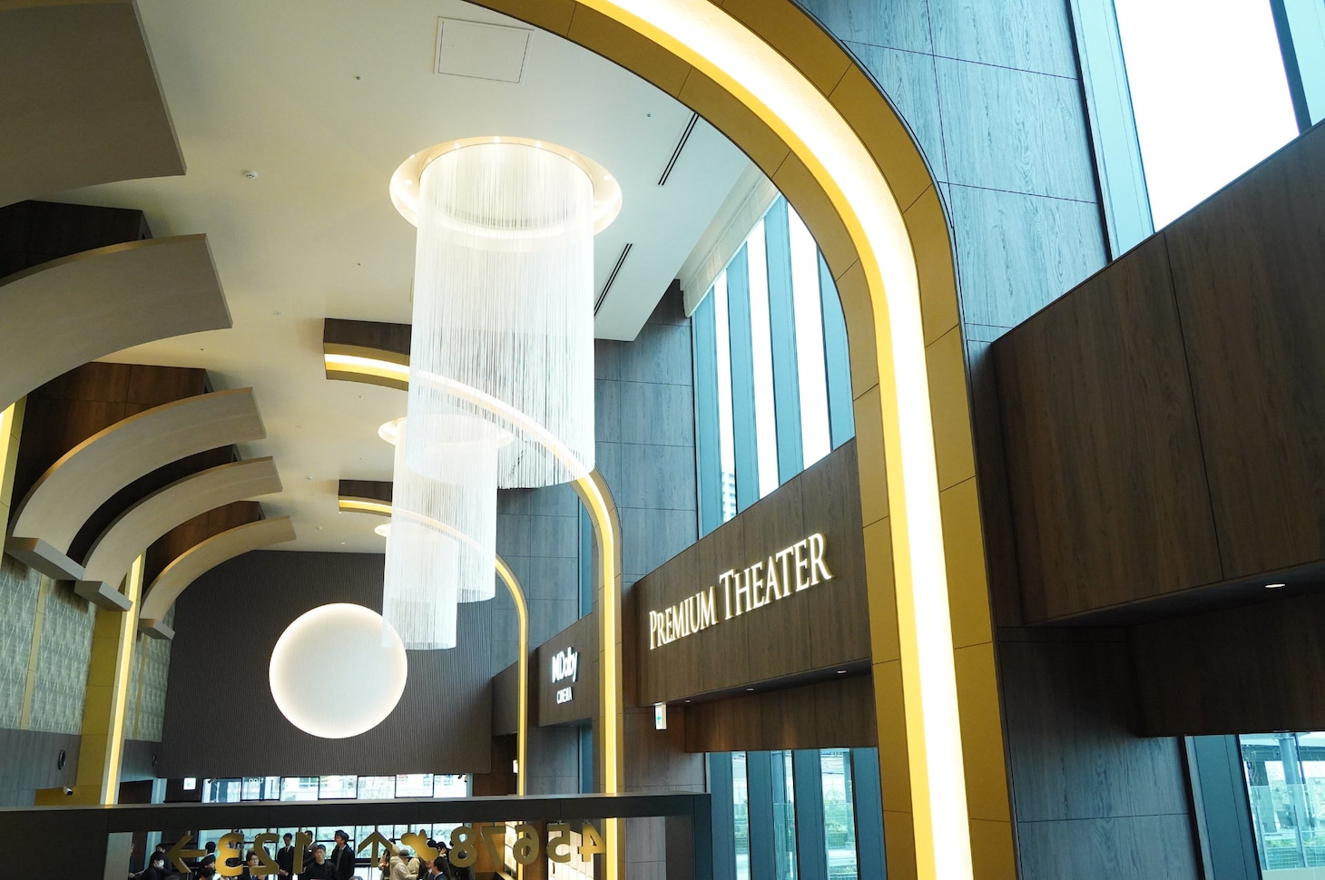 TOHOシネマズ 大井町のロビー内