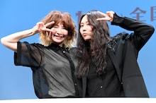 韓国映画「大丈夫、大丈夫、大丈夫！」試写会に登壇したYOU（左）とキム・へヨン（右）