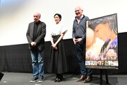 映画「そして彼女たちは」公開記念舞台挨拶の様子。左からリュック・ダルデンヌ、河合優実、ジャン＝ピエール・ダルデンヌ