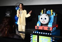 木村佳乃（左）とトーマス（右）