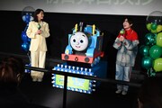「映画 きかんしゃトーマス いっしょに歌おう！ドレミファ♪ソドー島」初日舞台挨拶の様子