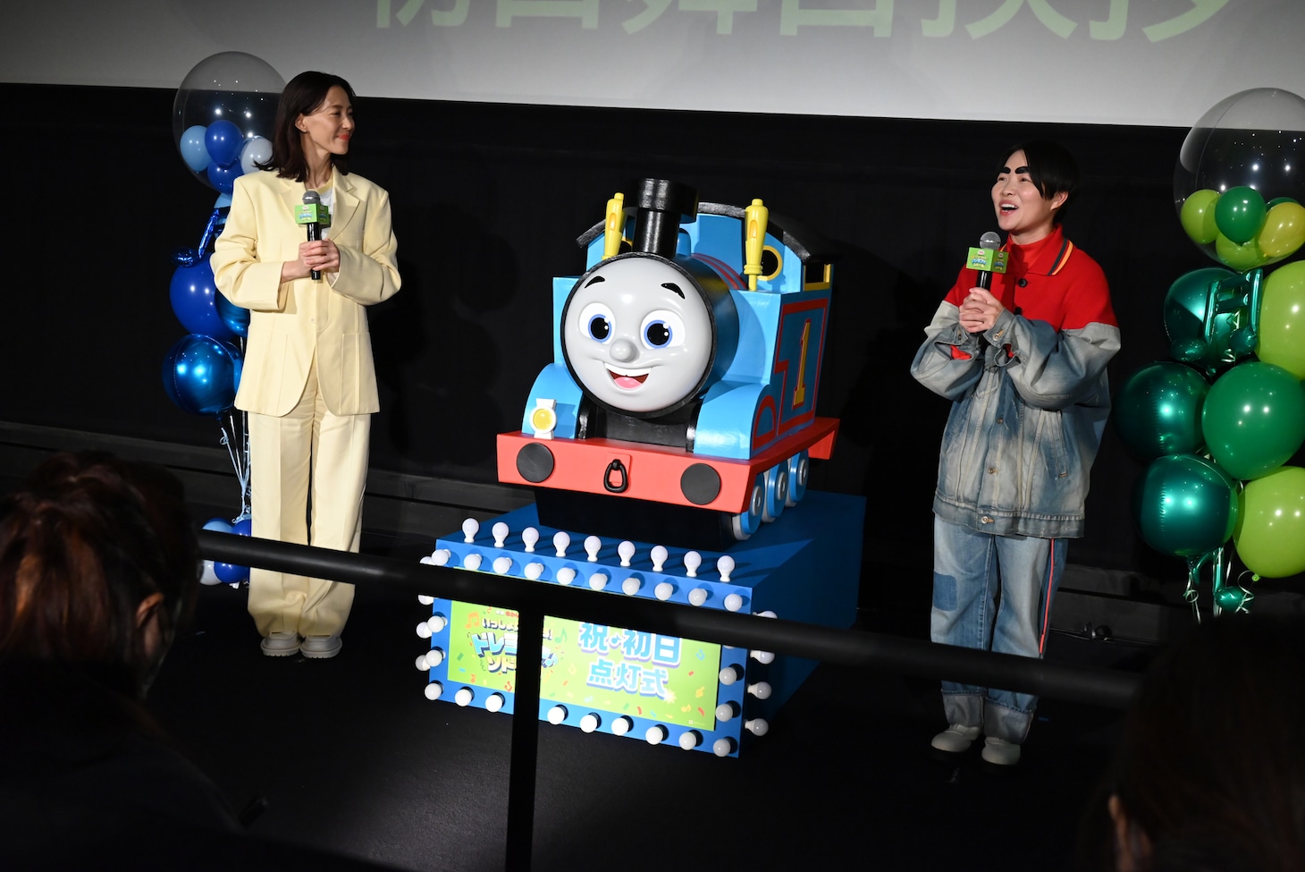 「映画 きかんしゃトーマス いっしょに歌おう！ドレミファ♪ソドー島」初日舞台挨拶の様子