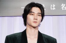 「月夜行路 －答えは名作の中に－」制作発表会見に出席した栁俊太郎