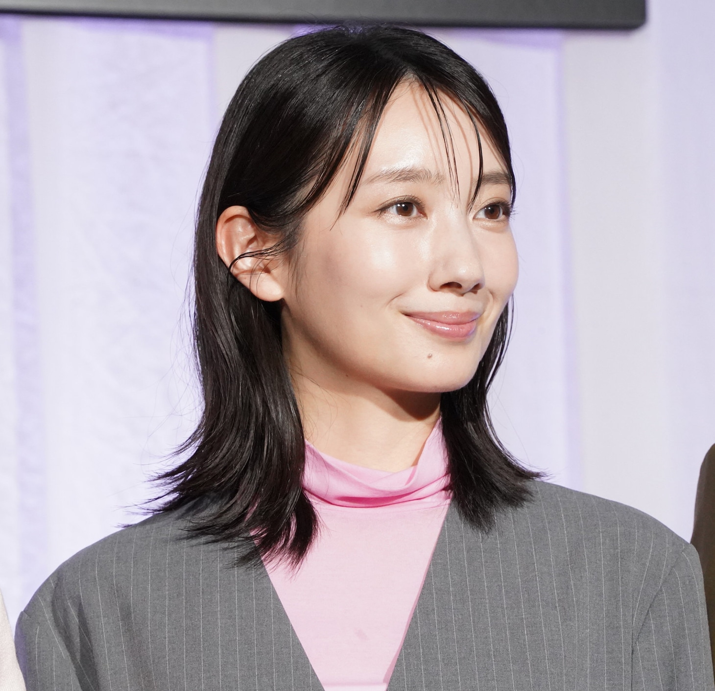 「月夜行路 －答えは名作の中に－」制作発表会見に出席した波瑠