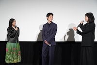 「90メートル」公開記念舞台挨拶の様子。左から西野七瀬、山時聡真、菅野美穂