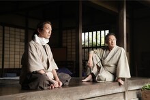 医療時代劇「幕末ヒポクラテスたち」新場面写真より、左から佐々木蔵之介演じる大倉太吉、内藤剛志演じる玄斎