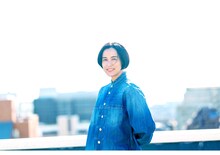 「シンシン アンド ザ マウス／SINSIN AND THE MOUSE」でクリーニング店の店員を演じた伊勢佳世