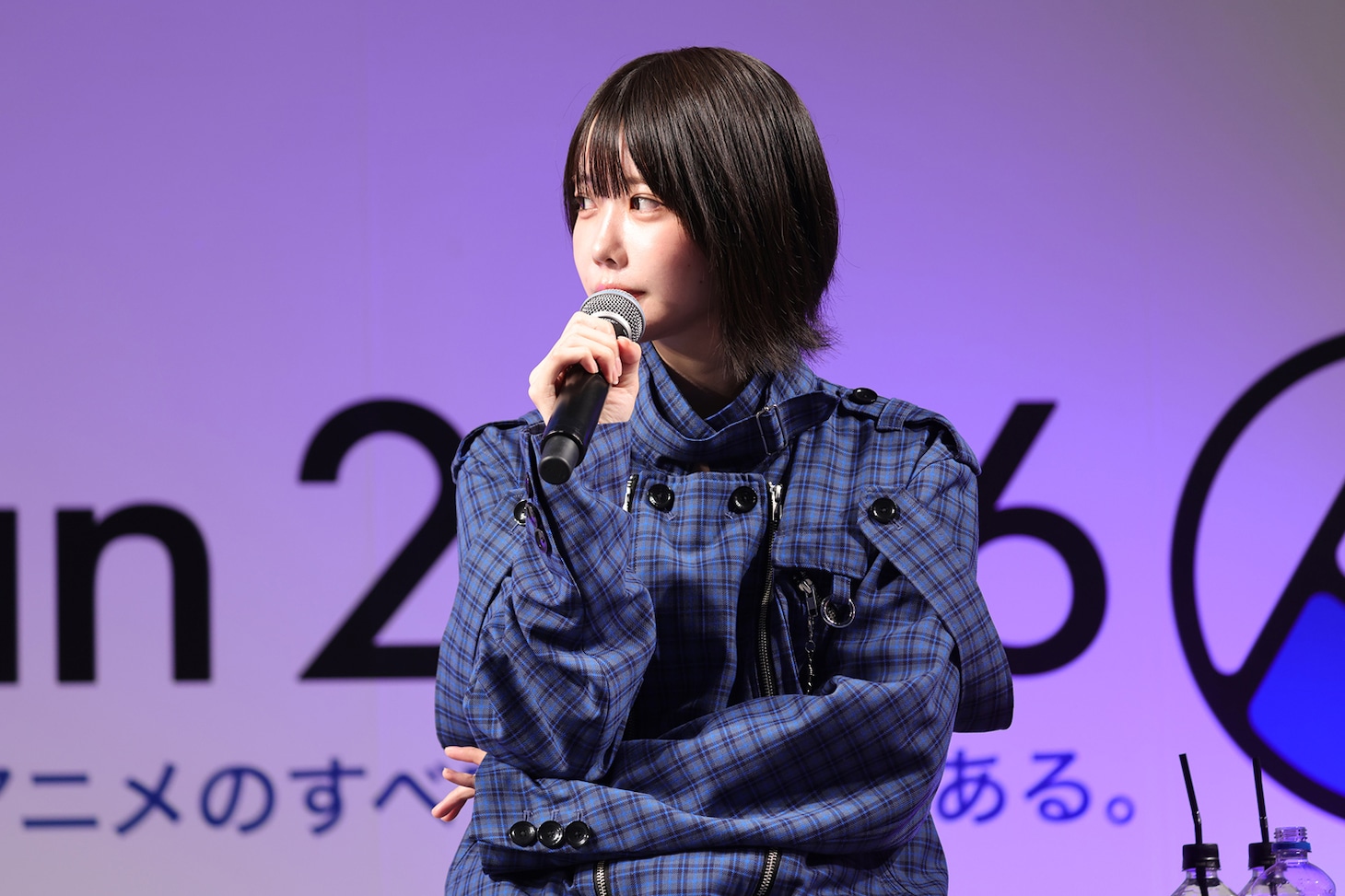 オープニング曲「また帰ってきたケロッ！とマーチ」を歌うあの