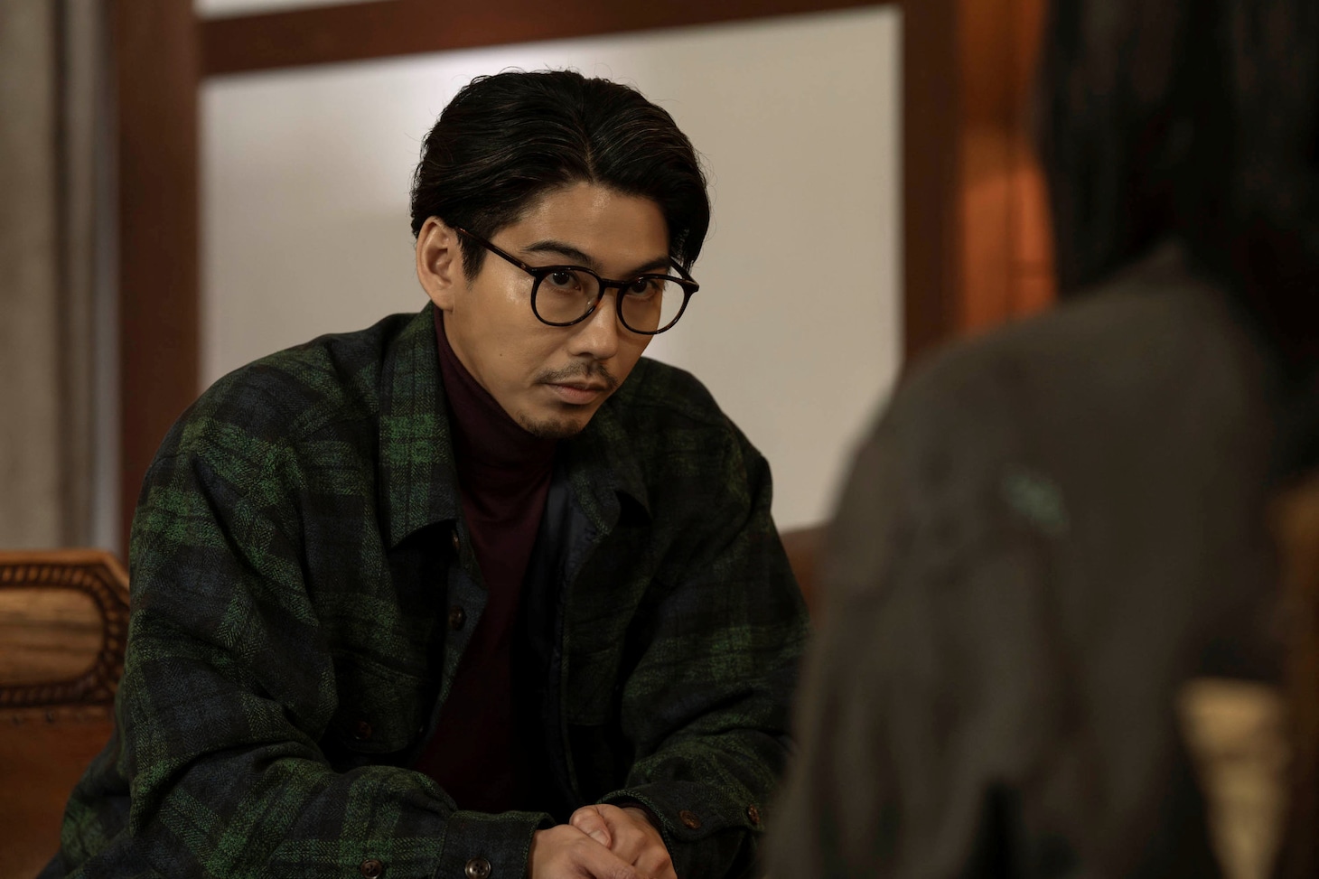 「Never After Dark／ネバーアフターダーク」場面写真。賀来賢人演じる群治