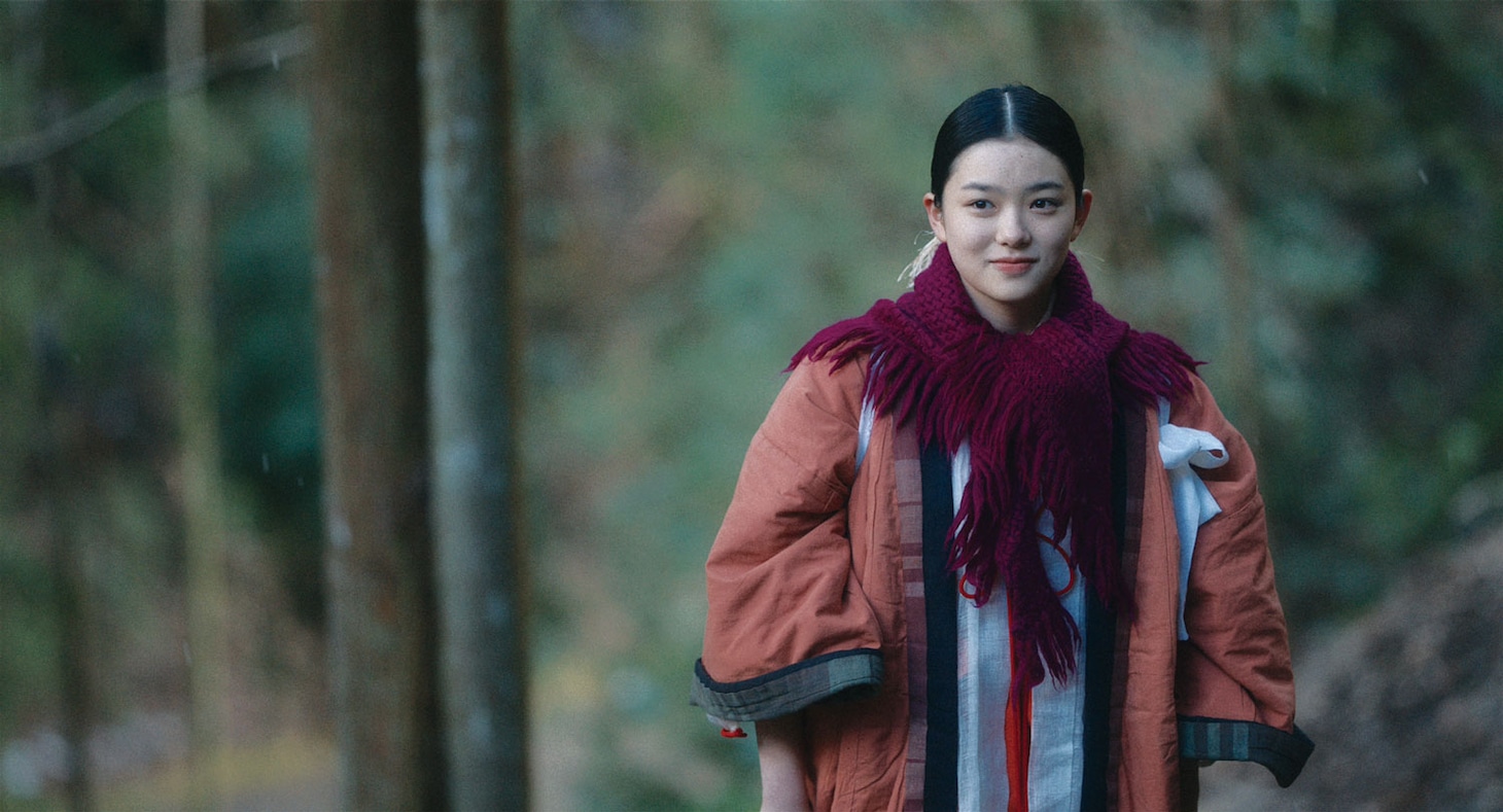 映画「脛擦りの森（すねこすりのもり）」新場面写真。蒼戸虹子演じるさゆり