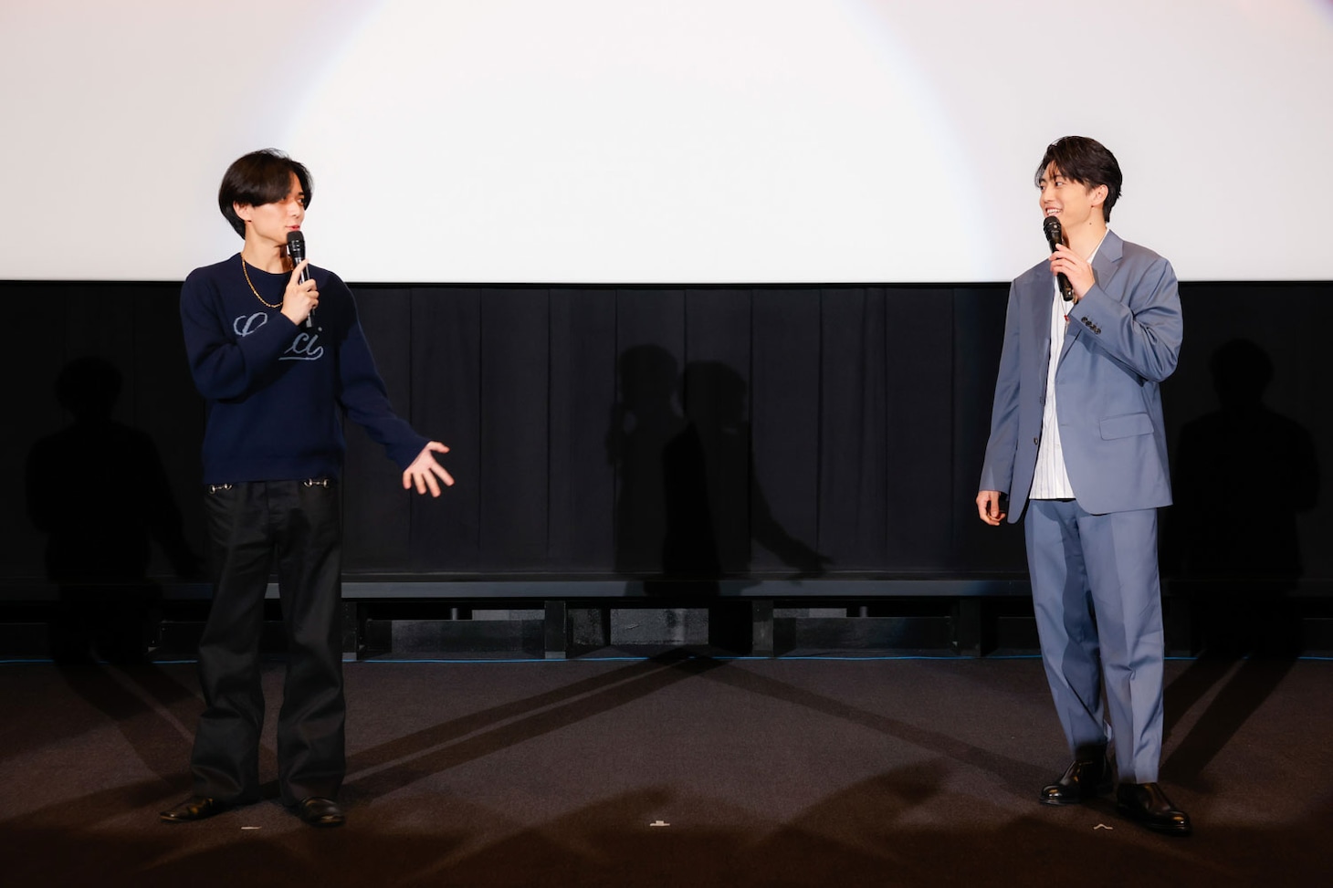 映画「鬼の花嫁」大阪舞台挨拶にて、左から永瀬廉、伊藤健太郎