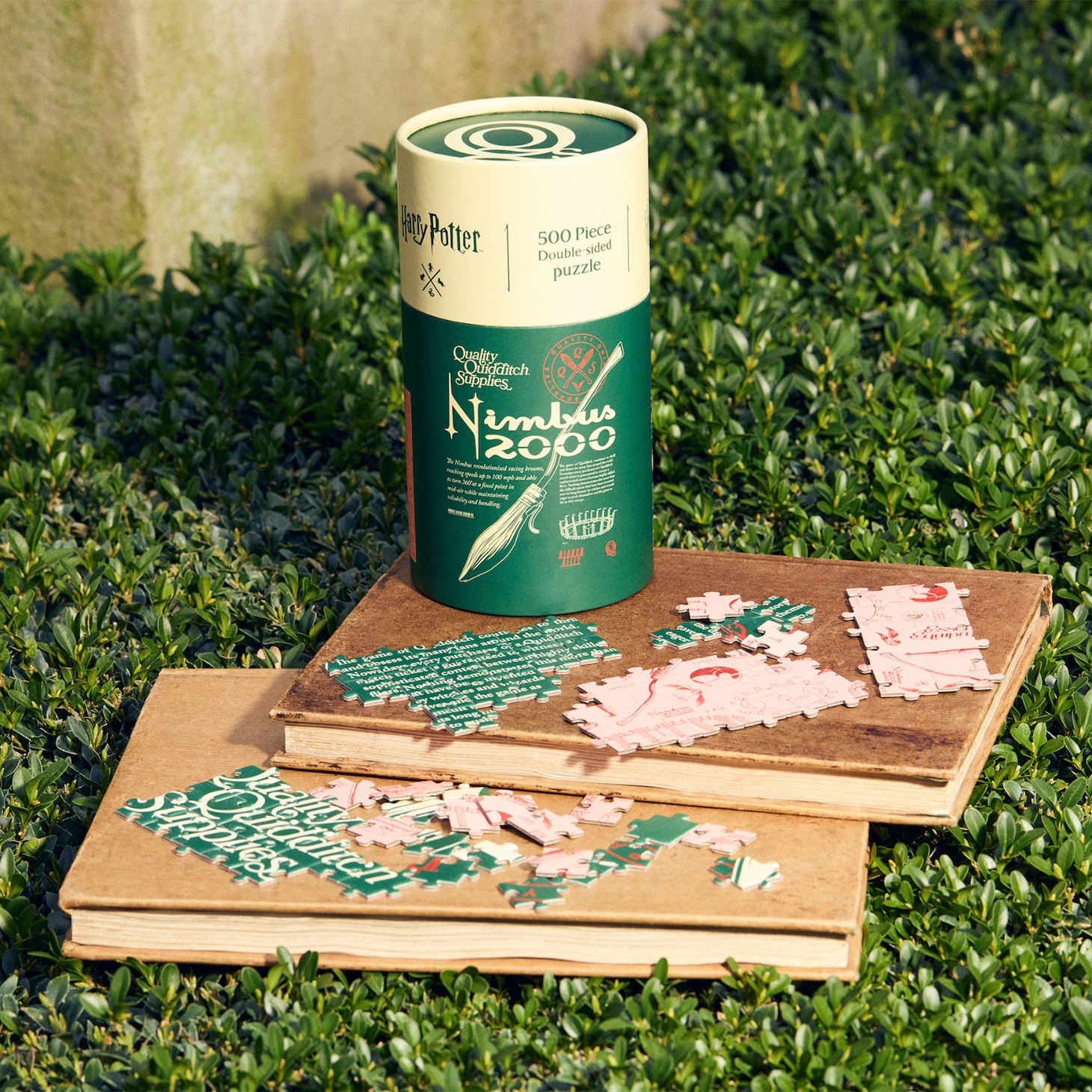 「クィディッチコレクション」高級クィディッチ用具店 ニンバス2000デザインの両面パズル（税込3000円）※赤坂ショップ取り扱いなし