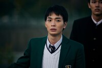 「NEW GROUP」より、青木柚演じる優