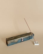 インスパイアドインセンス「FOUR ERA , FOUR GIRL」（30本入り、税込2750円）