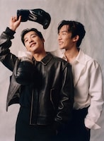 「ブラッドハウンド」シリーズで共演するウ・ドファン（左）とイ・サンイ（右）