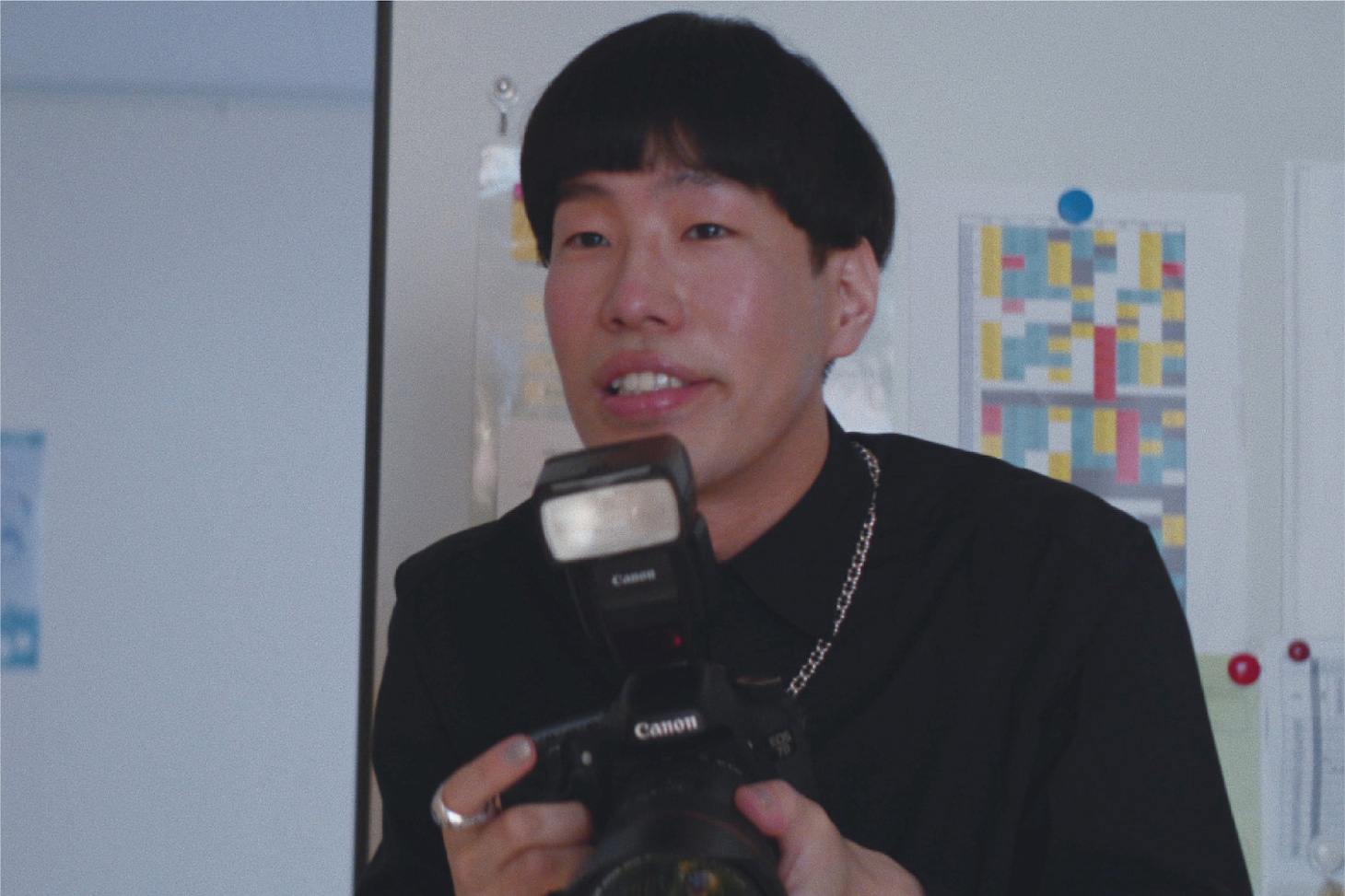 「見えない娘 THE INVISIBLES」より、坂口涼太郎演じる鏑木京