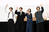 アクション映画「殺手#4（キラー・ナンバー4）」初日舞台挨拶の様子。左からリョン・コイイン（梁居英）、ジェフリー・ガイ（魏浚笙）、南沙良、草川拓弥（超特急）