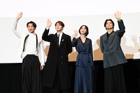 アクション映画「殺手#4（キラー・ナンバー4）」初日舞台挨拶の様子。左からリョン・コイイン（梁居英）、ジェフリー・ガイ（魏浚笙）、南沙良、草川拓弥（超特急）