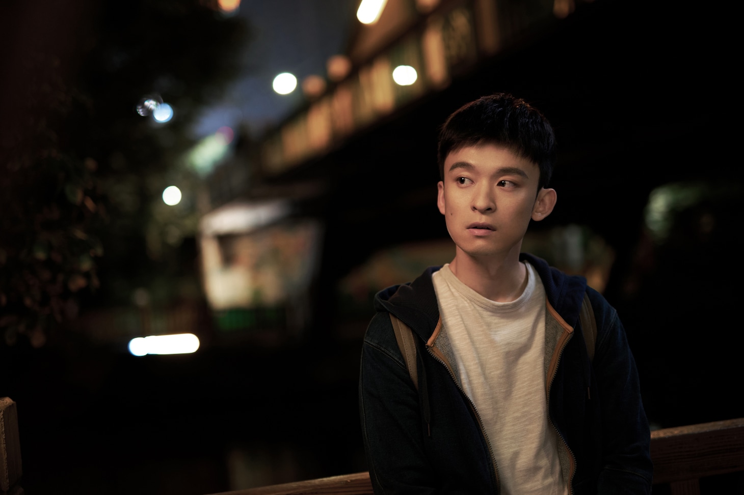 中国ドラマ「誰是凶手」より、刑事シア・ムー（夏木）。演じたのは「わが友アンドレ」のドン・ズージェン（董子健）