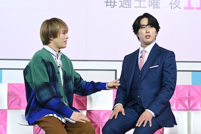 テレビ朝日系新ドラマ「ターミネーターと恋しちゃったら」の記者会見に出席した宮舘涼太（右）、松倉海斗（左）