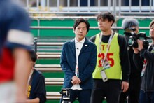 スペシャルサポーターとして侍ジャパンの活躍を最前線で見届けた二宮和也。映画「戦いの向こう 侍たちの記録」でナレーションを担当する