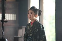 「免許返納!?」場面写真。泉谷星奈演じる川奈舞（幼少期）