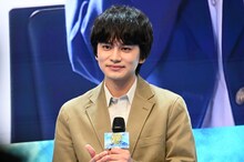 出口夏希や黒崎煌代ら“生徒”のトークを笑顔で見つめる北村匠海