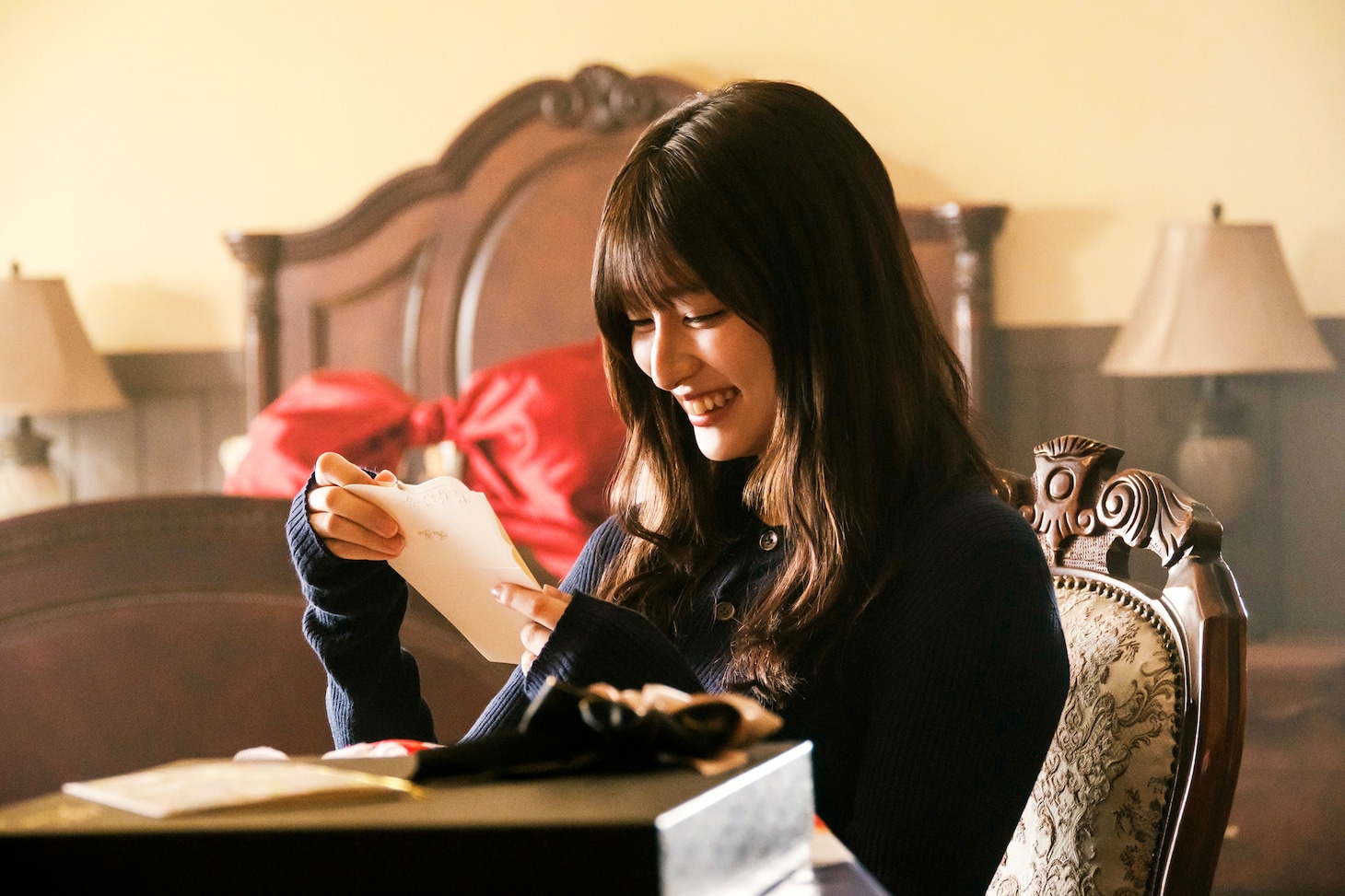 映画「鬼の花嫁」吉川愛演じる家族から虐げられてきた大学生・東雲柚子