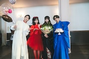 吉川愛と彼女の誕生日を祝う「鬼の花嫁」のキャスト。左から伊藤健太郎、片岡凜、吉川、永瀬廉（King & Prince）
