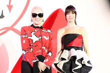 「プラダを着た悪魔2」来日スペシャルイベントの様子。左からメリル・ストリープ、アン・ハサウェイ