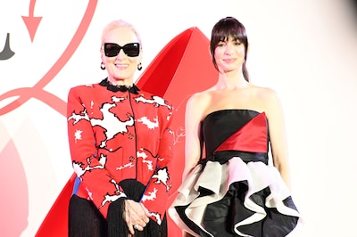 「プラダを着た悪魔2」来日スペシャルイベントの様子。左からメリル・ストリープ、アン・ハサウェイ